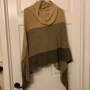 Chico’s cozy poncho with fringe NWOT